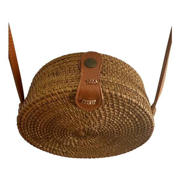 Round Rattan Straw Crossbody Bag – Floral Lined, No Brand Tag - Picture 6 of 10